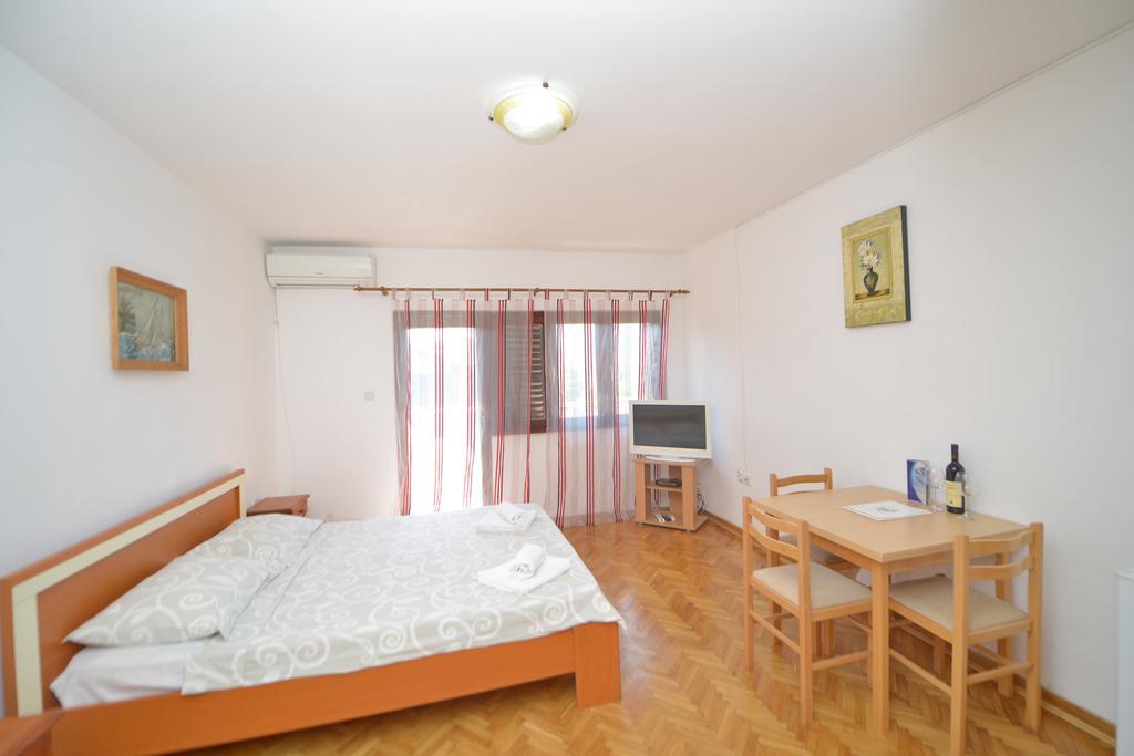 Apartments Villa Illyrik Risan Luaran gambar